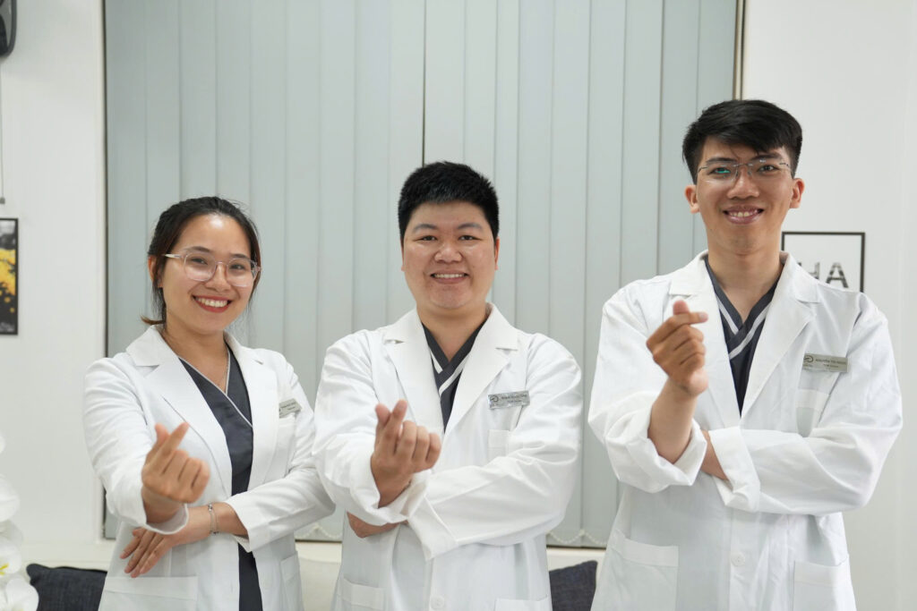 Đội ngũ bác sĩ tại Dr. Tan Clinic có chuyên môn và uy tín cao